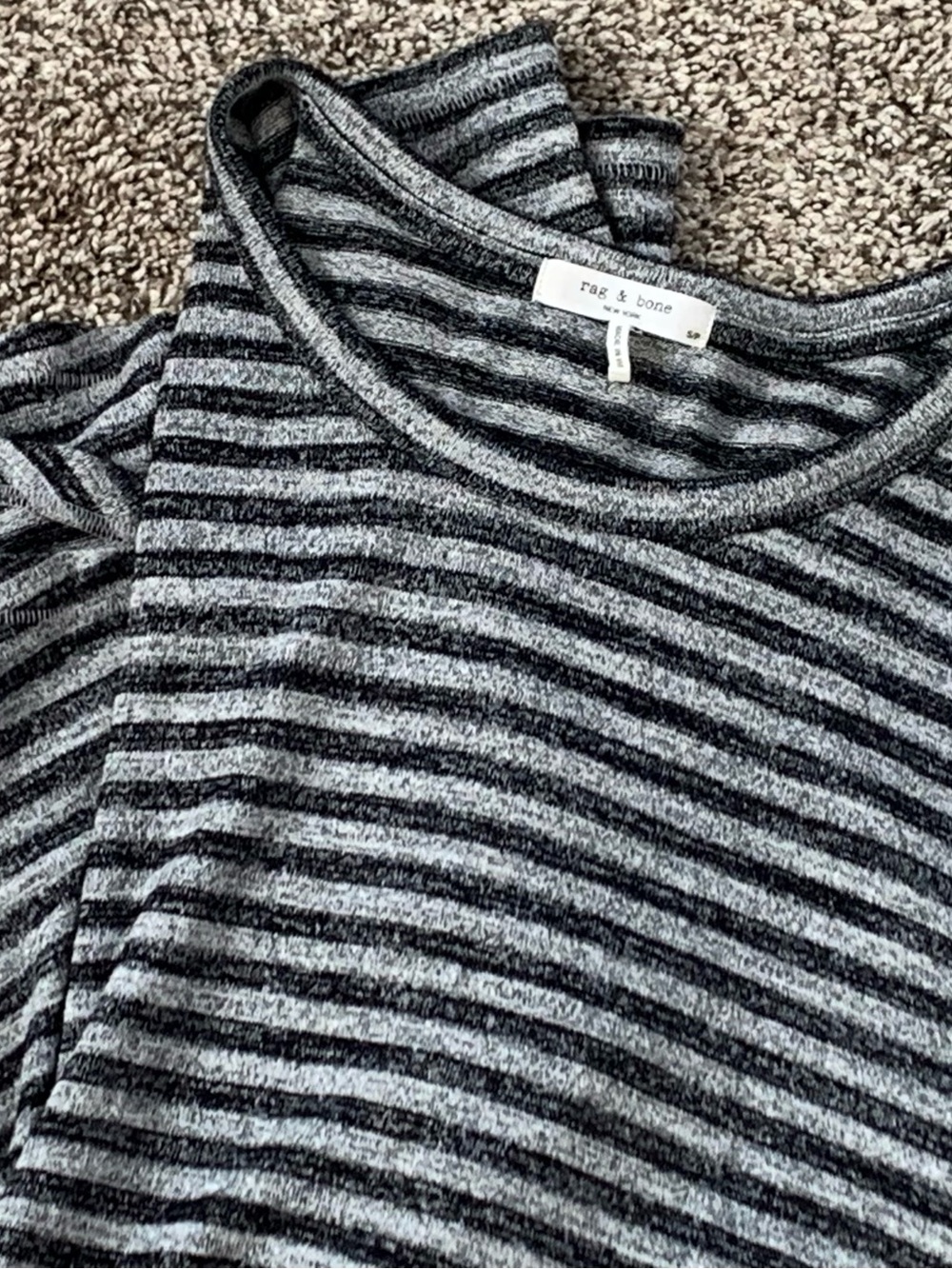 Rag & Bone woman size small lightweight sweater top